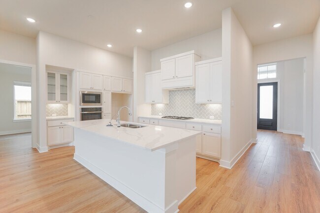 Building Photo - 28156 Graywood Dr