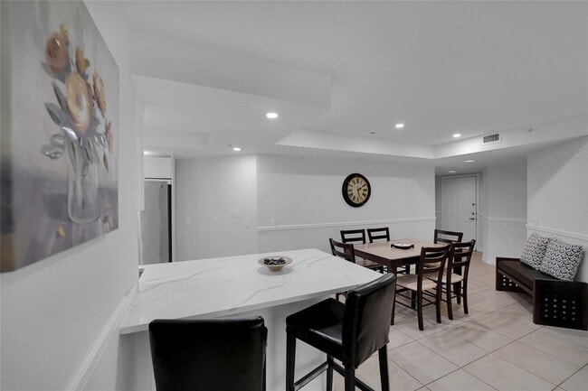 Building Photo - 2125 SE 10th Ave