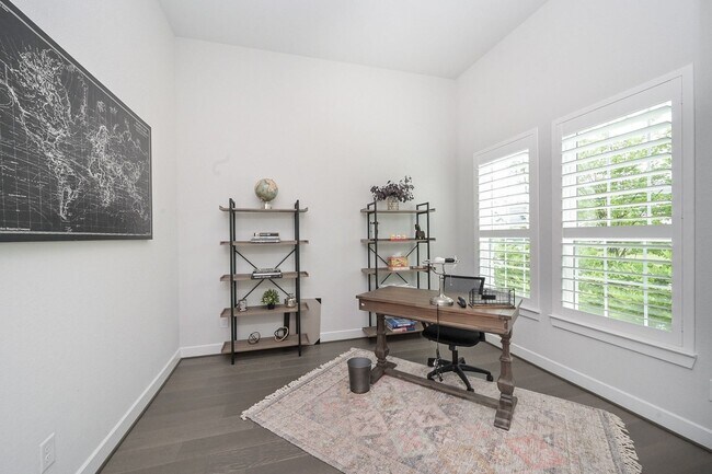 Building Photo - 71 Perennial Cyn Dr