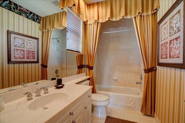 Building Photo - 10891 Northgreen Dr