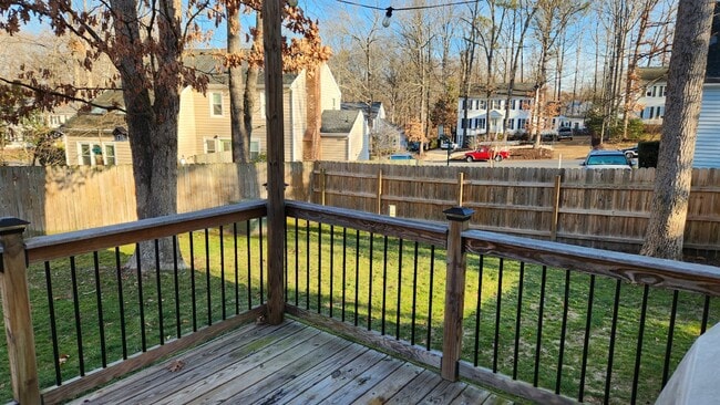 Building Photo - 2018 Cambridge Dr