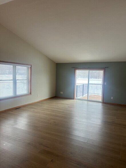 Building Photo - 1731 Crooked Ave