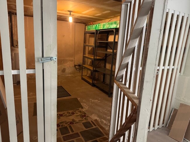 Building Photo - 33 Caswell Ave
