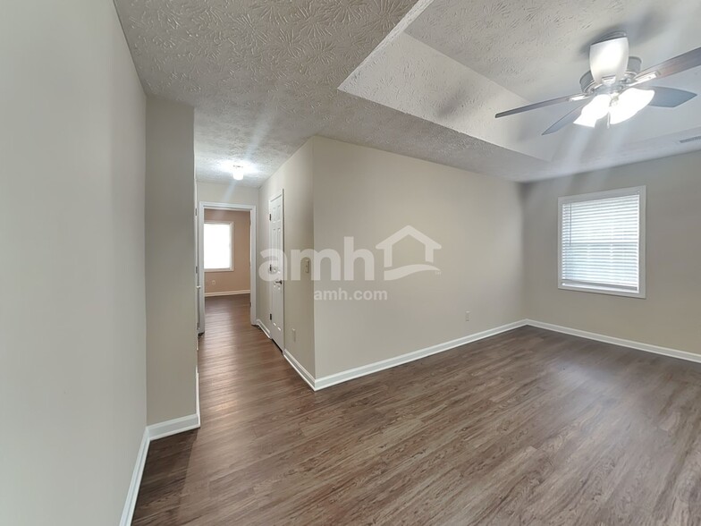 Building Photo - 1613 Cumberland Club Rd SW