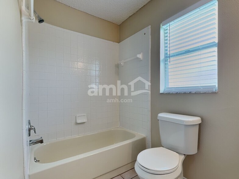 Building Photo - 893 Ferry Landing Ln