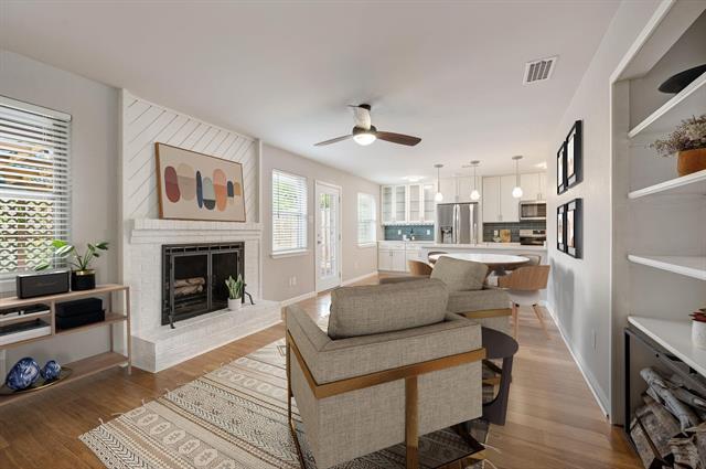 Building Photo - 9811 Kingsman Dr