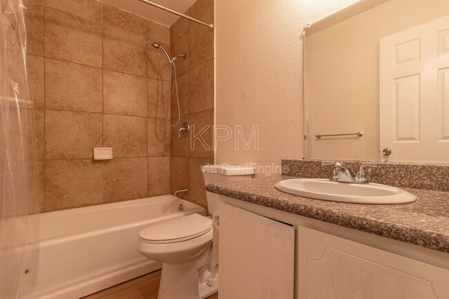 Building Photo - 7409 Village Green Dr