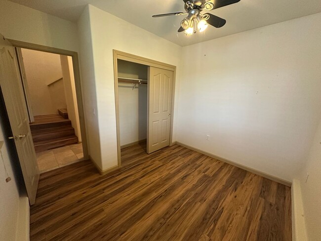 Building Photo - Beautiful 3 Bedroom 2.5 Bathroom House in ...