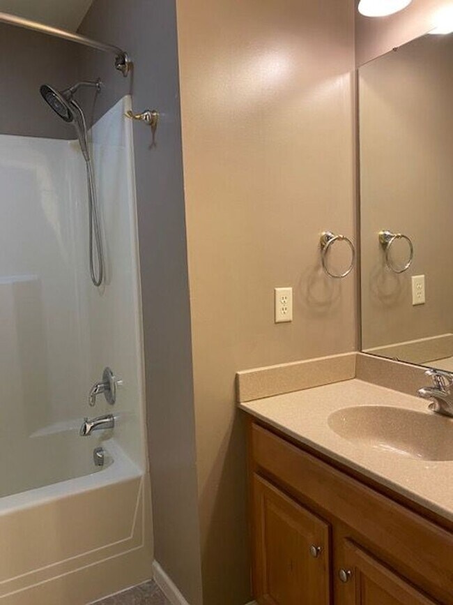 Building Photo - 448 Waterleaf Court
