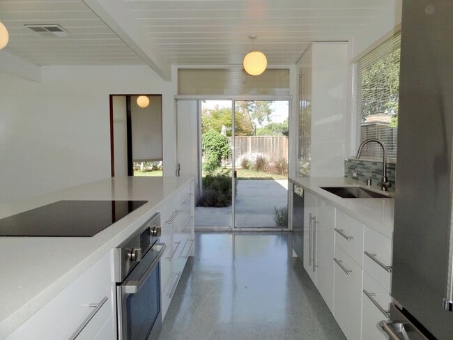Building Photo - High-End San Jose 4 Bedroom Eichler