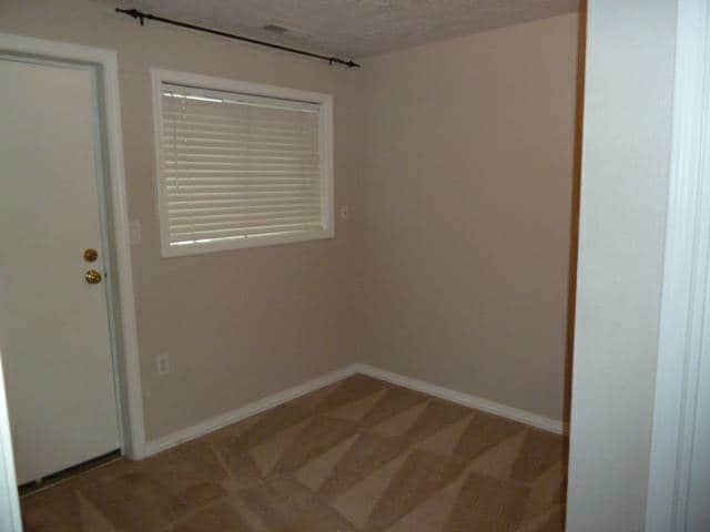 Building Photo - 4bd/2.5ba huge 2436sqft, 2-car garage, ful...