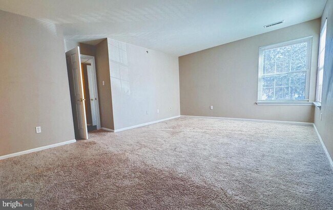 Building Photo - 14 Rain Flower Path