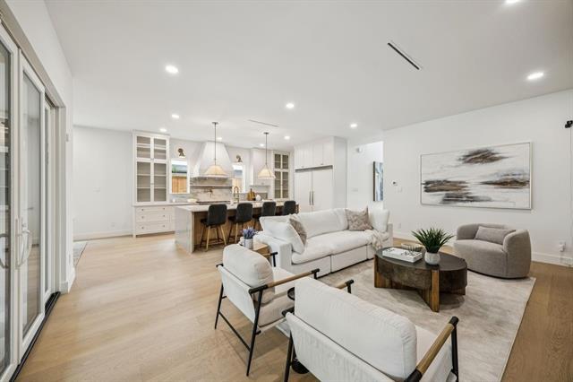 Building Photo - 6244 Richmond Ave