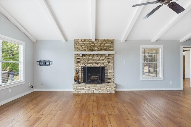 Building Photo - 2351 Skyline Dr