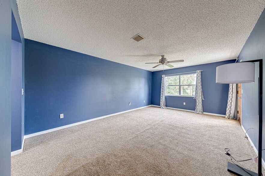 Building Photo - 1241 St Andrews Dr