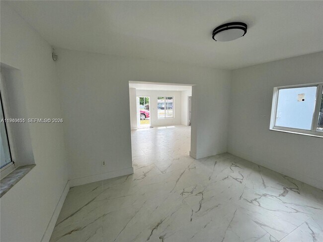 Building Photo - 971 NW 200th Terrace