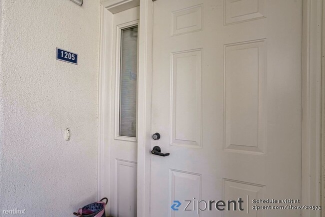 Building Photo - 2 br, 2 bath Condo - 1 Crescent Way, San F...