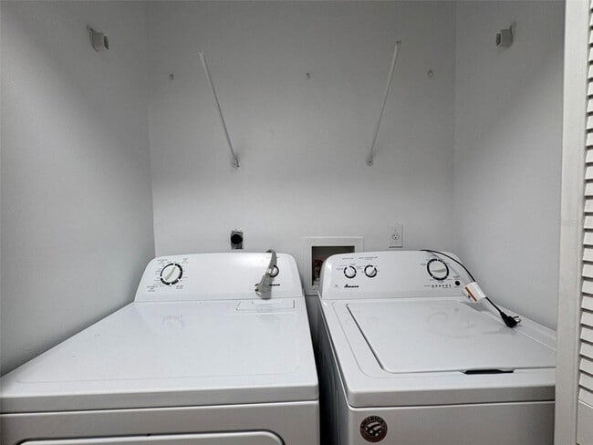 Building Photo - 1724 Foxhall Cir