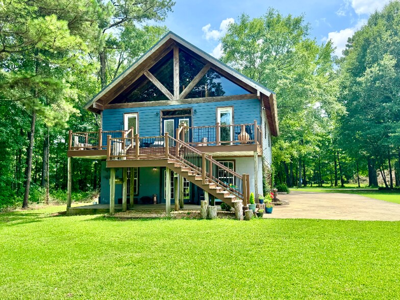Primary Photo - 570 Humphries Cove Rd