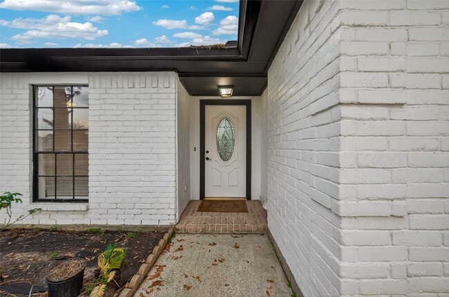 Building Photo - 614 Northaire Dr