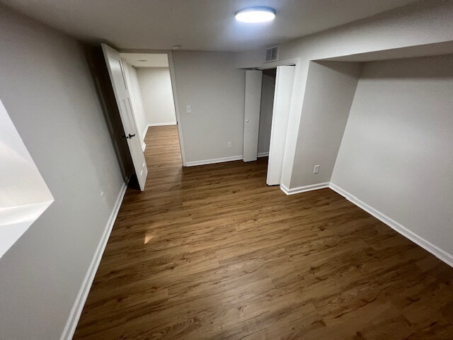 Building Photo - Updated 5-Bedroom Roseville Home with Yard...