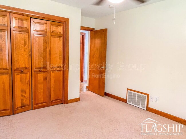 Building Photo - 1228 Forest Acres Dr