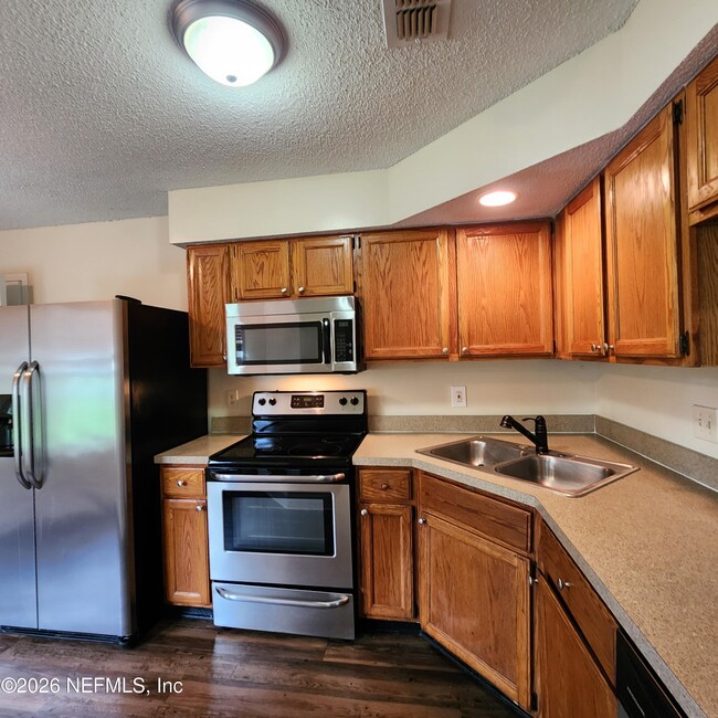 Building Photo - 6941 Huntington Woods Cir W