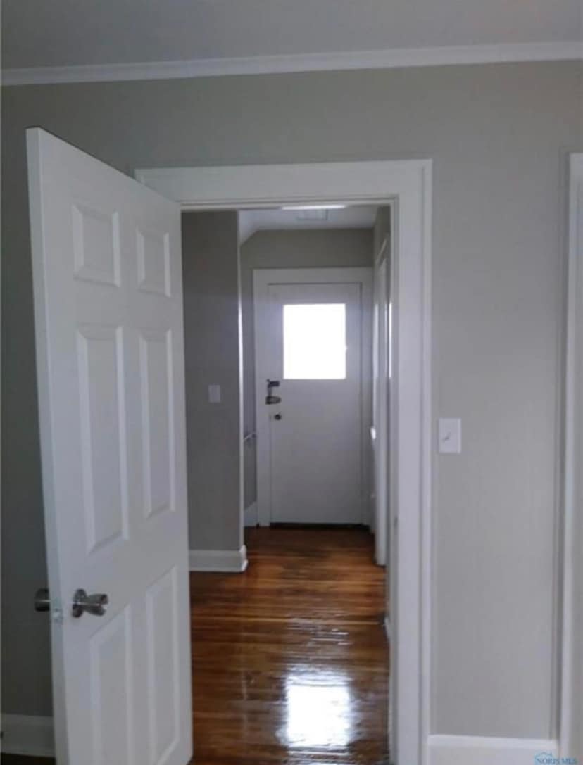 Building Photo - 2104 Perth St