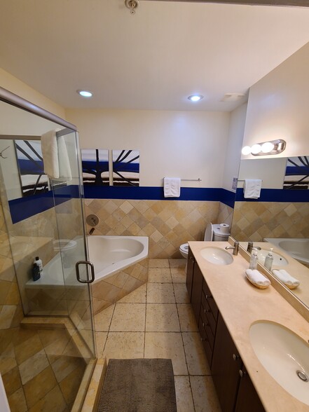 Main Bath (2 Like This) - 6461 Indian Creek Dr