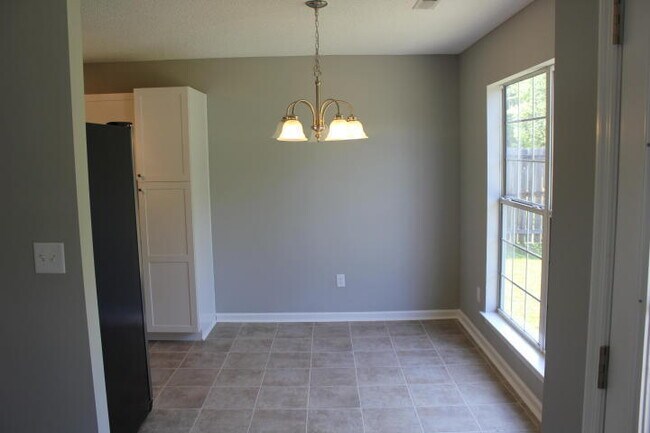 Building Photo - 134 Ashdown Dr