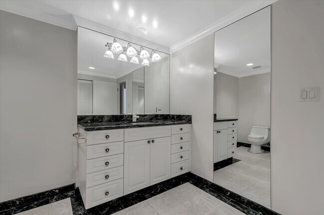 Building Photo - 2200 Sacramento St