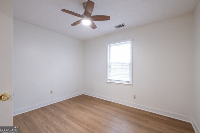 Building Photo - 2688 Benton Dr