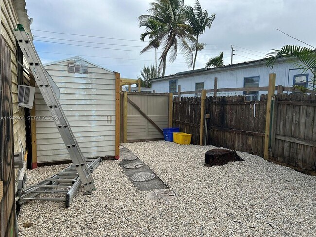 Building Photo - 11942 N Branch Rd