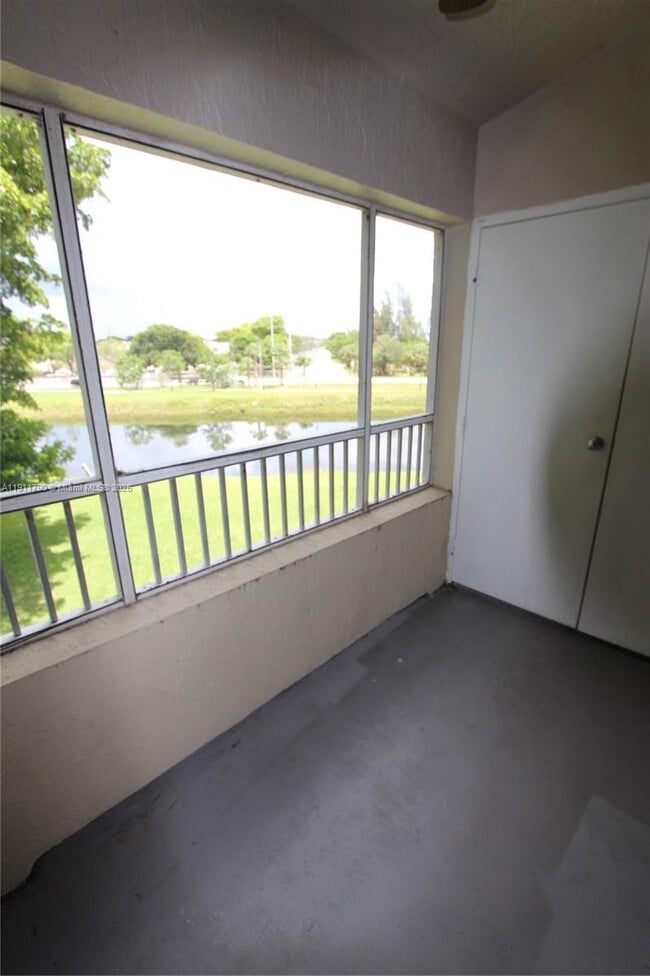 Building Photo - 2881 N Oakland Forest Dr