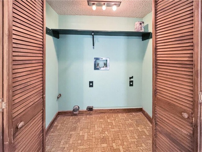 Building Photo - 7040 Sand Wedge Cir