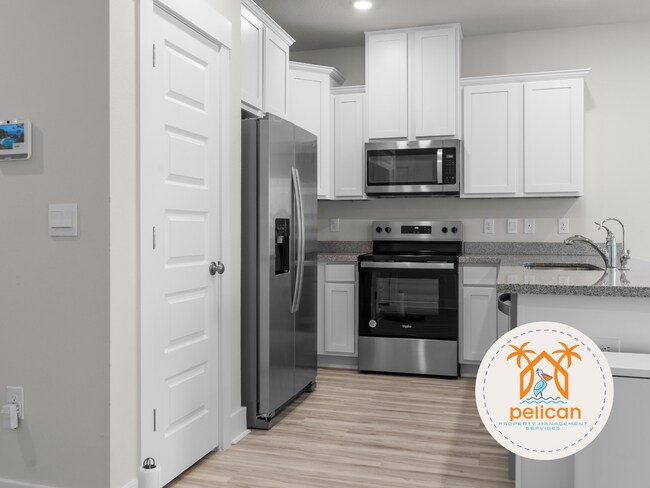 Building Photo - Modern 3-Bedroom Townhome in Gated Community