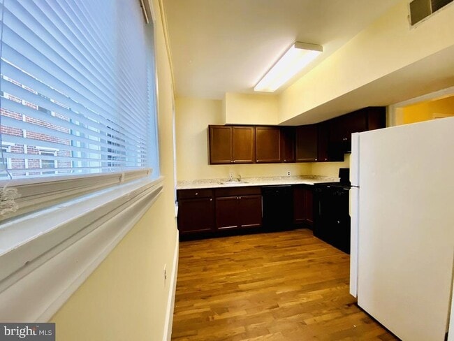 Building Photo - 1415 N Harrison St