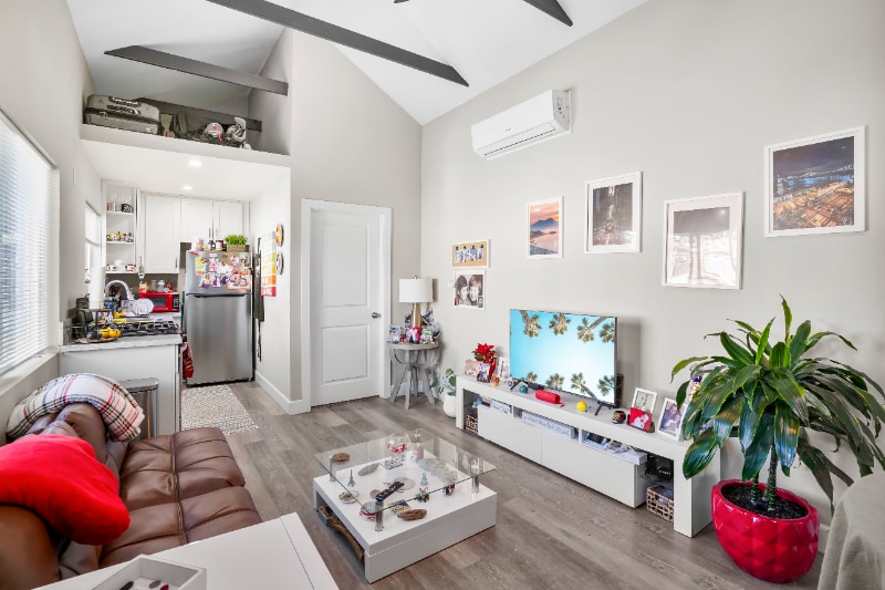 Building Photo - 933 21st St