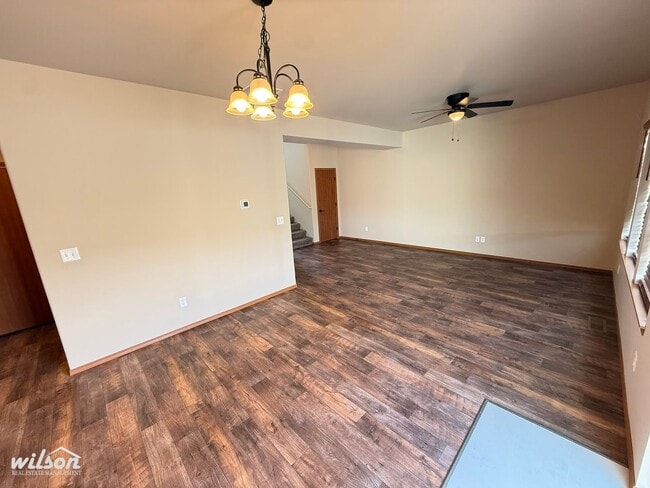 Building Photo - 710 N 29th Ave