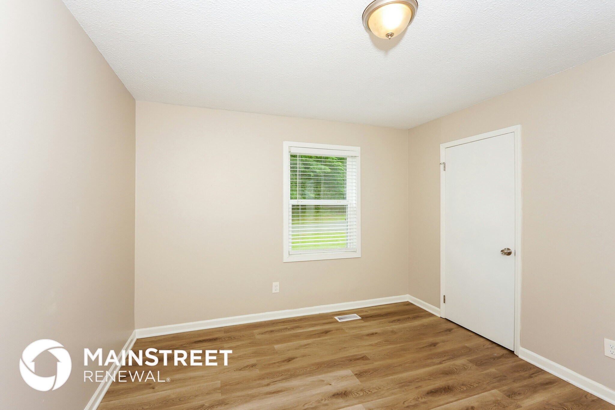 Building Photo - 1729 Tall Oak Cir