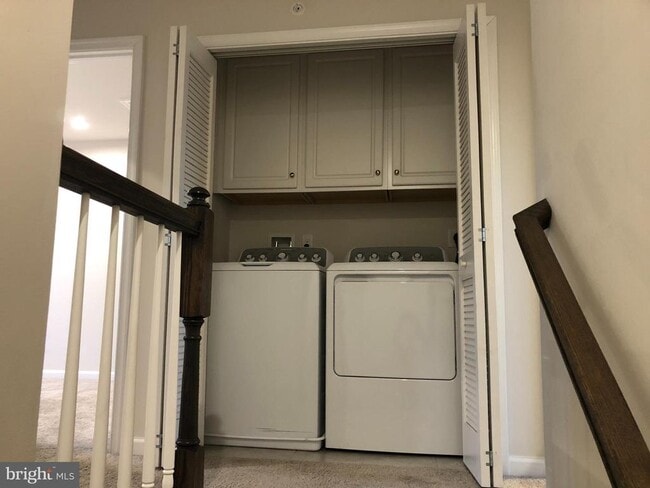 Building Photo - 111 Almond Dr