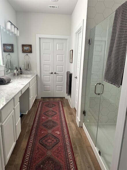 Building Photo - 8600 Cumbrae Ln