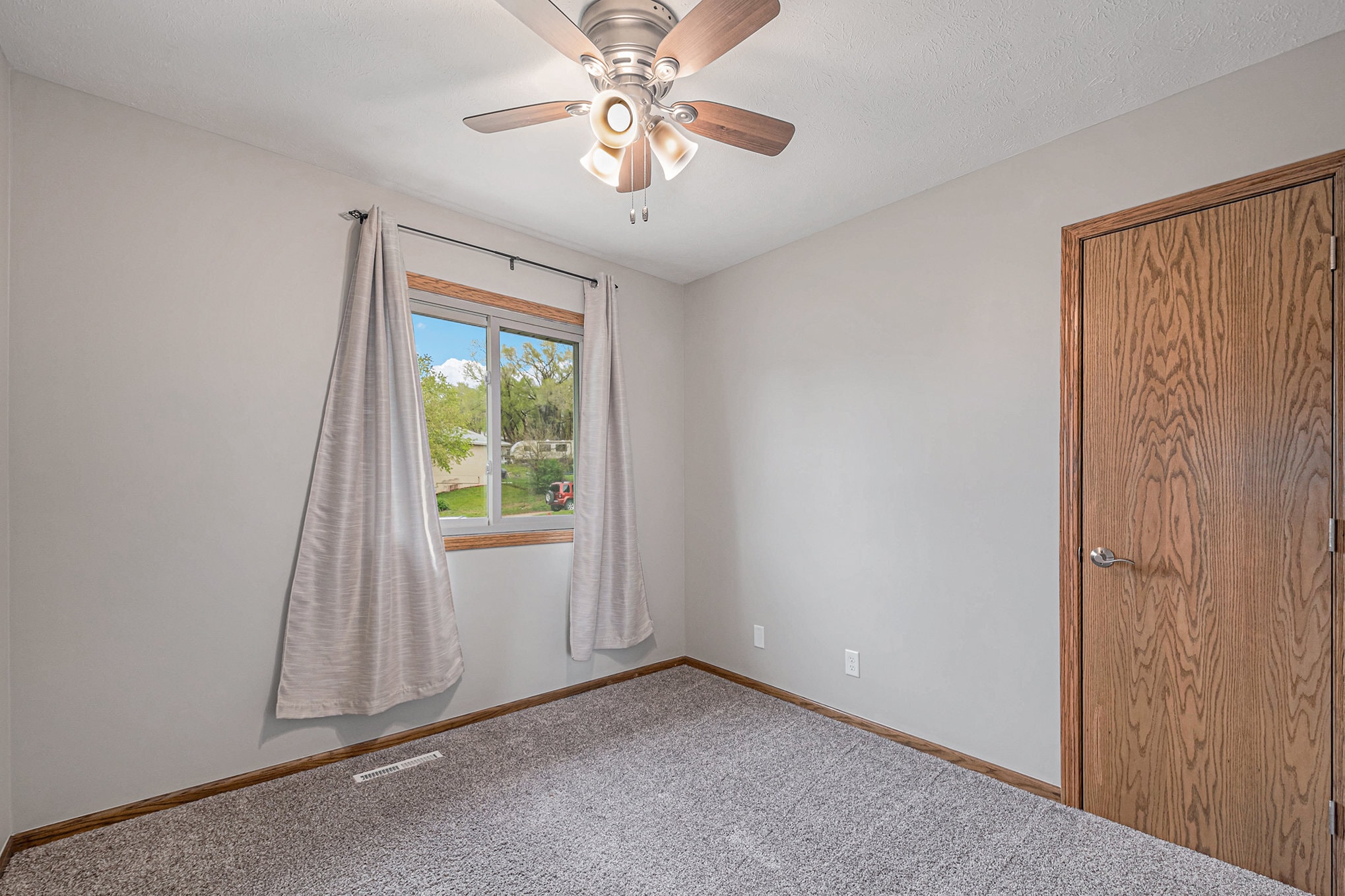 Building Photo - 14 Pinehurst Cir