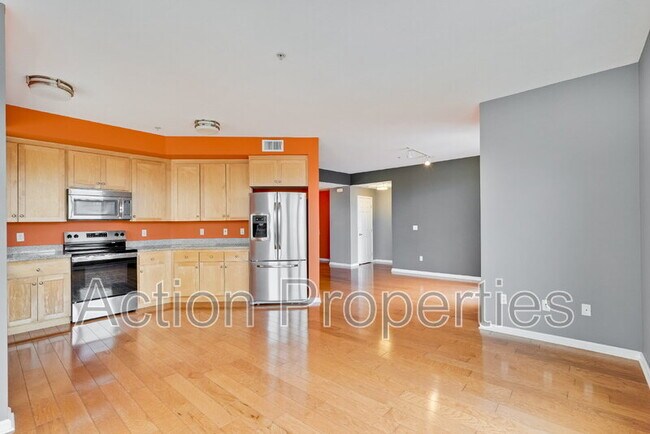 Building Photo - 800 N 8th St