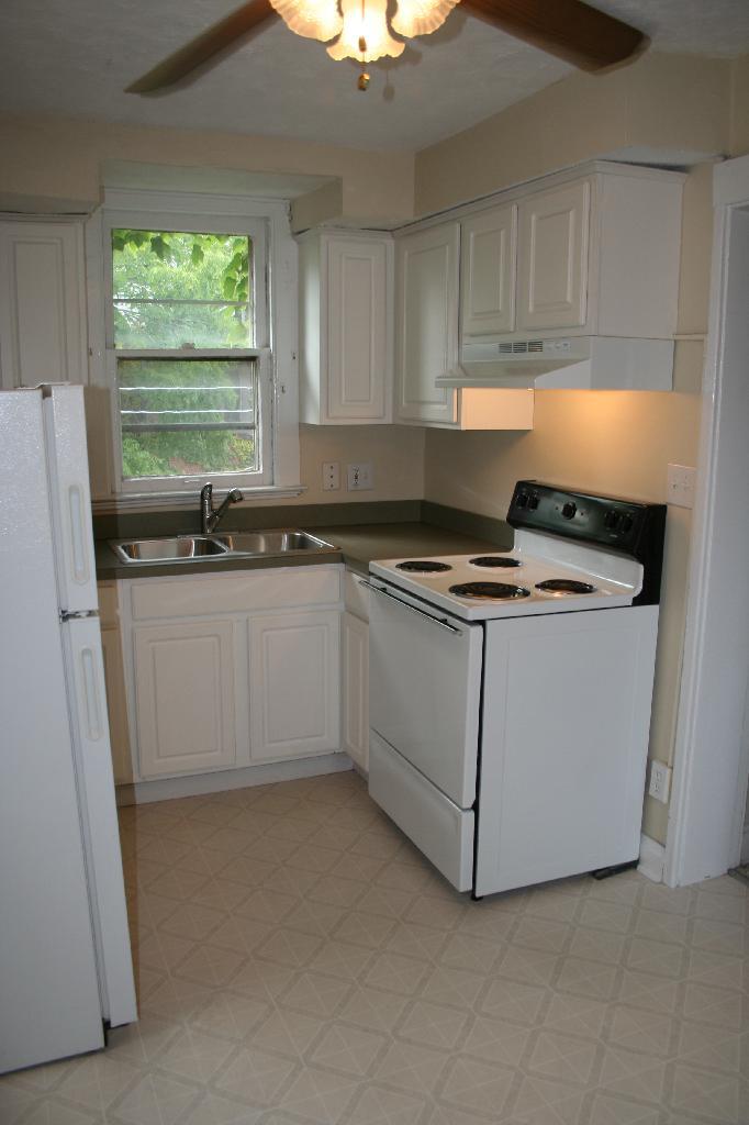 Building Photo - 781 Bryden Rd