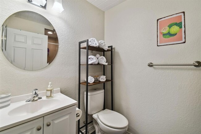 Building Photo - 4324 S Clark Ave