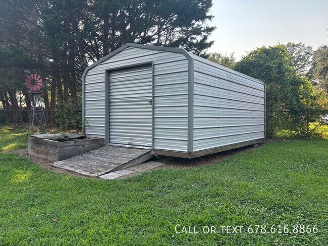 Building Photo - 560 Lee Byrd Rd