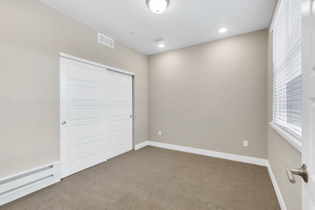 Building Photo - 1555 W 67th Ave