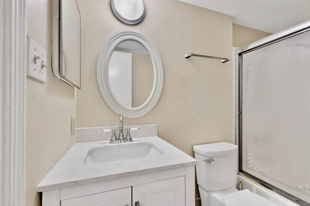 Building Photo - 2426 Sutton Dr