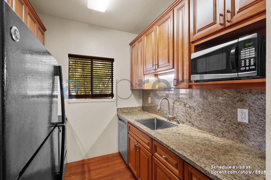 Building Photo - 454 Bolinger Common